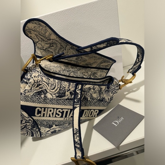 Christian Dior Canvas Embroidered Toile de Jouy Saddle shoulder Bag Blue - Picture 13 of 13